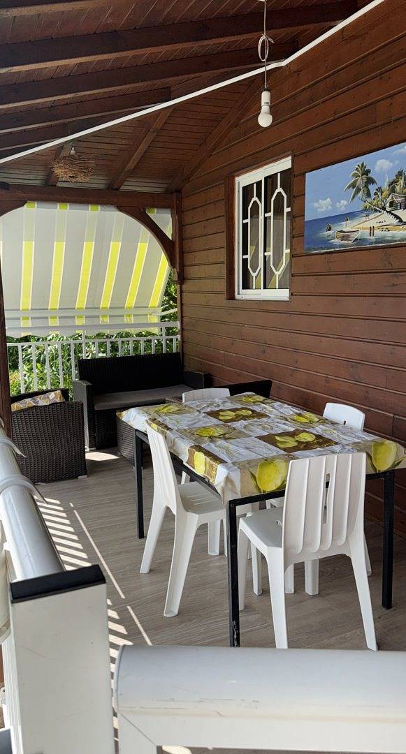 Villa pour 6 personnes, avec jardin ainsi que terrasse et piscine, animaux acceptés