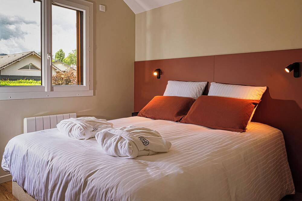 Spacieuse villa avec jardin et parking au calme, proche Chambéry in Challes-les-Eaux, Région de Chambéry