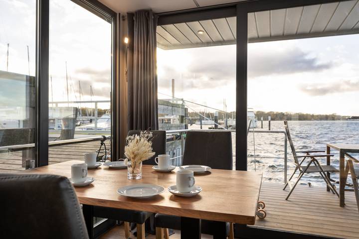 Hausboot für 4 Personen, mit Terrasse und Seeblick in Schleswig-Holstein - 3