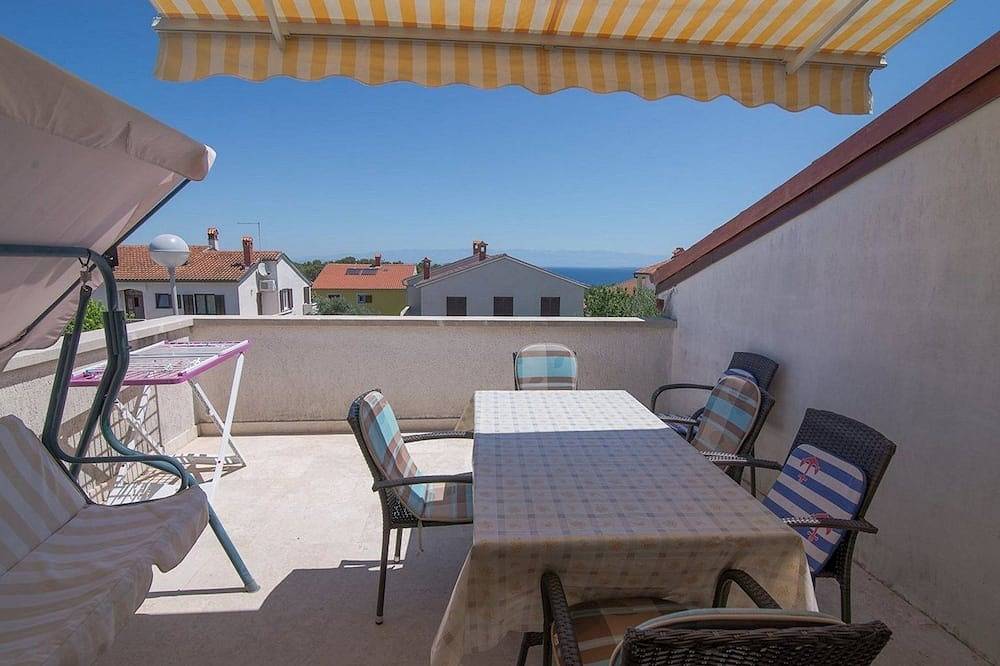 Ganze Wohnung, 2-Zimmer-Ferienwohnung mit Terrasse Mali Losinj, Losinj in Mali Lošinj, Lošinj