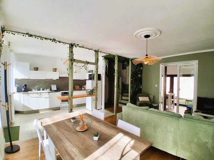Location de vacances pour 7 personnes, avec Terrasse à Déols
