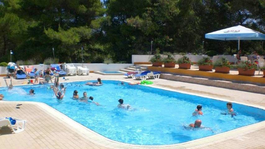 Hôtel pour 2 personnes, avec Balcon et Terrasse ainsi que Jardin et Piscine