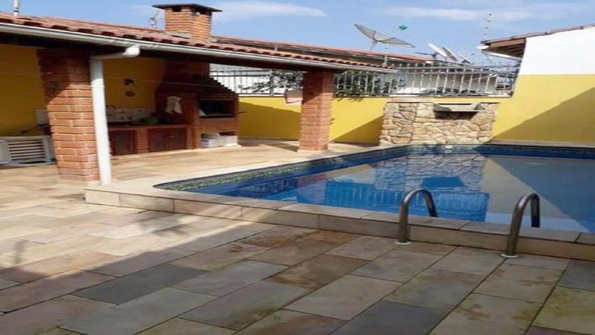 Casas e apartamentos de temporada para 10 pessoas, com jardim e piscina, com animais de estimação em Itanhaém