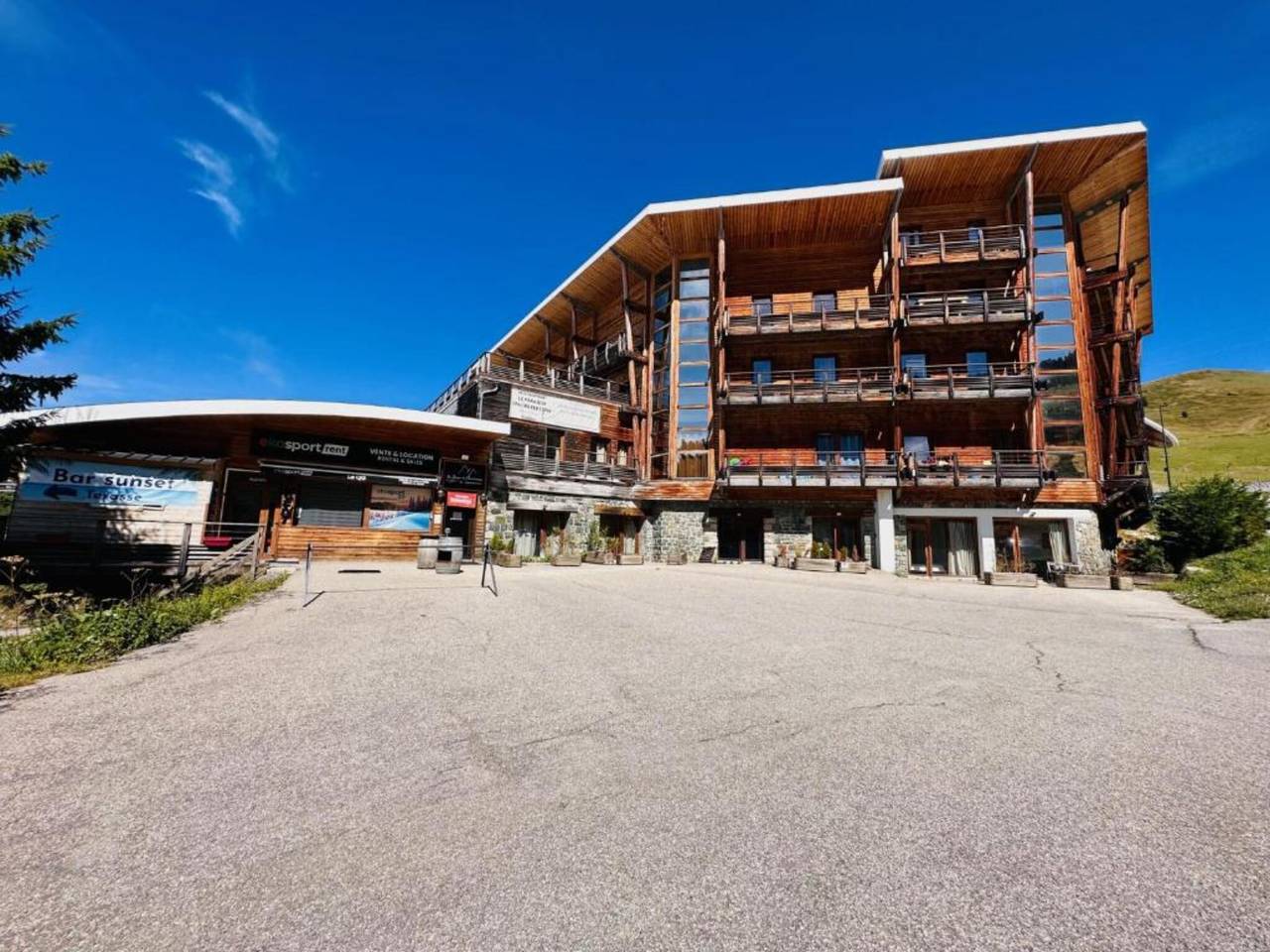 Ganze Wohnung, Gemütliche Ferienwohnung für 5 Personen direkt an der Piste mit Bergblick in Chamrousse, Nationalpark Écrins