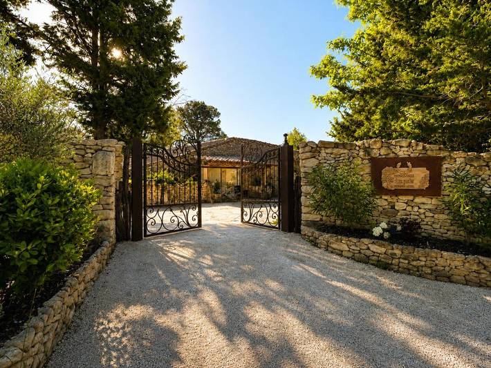 Location de vacances pour 6 personnes, avec jardin et sauna ainsi que piscine et vue, animaux acceptés à Jonquières - 2