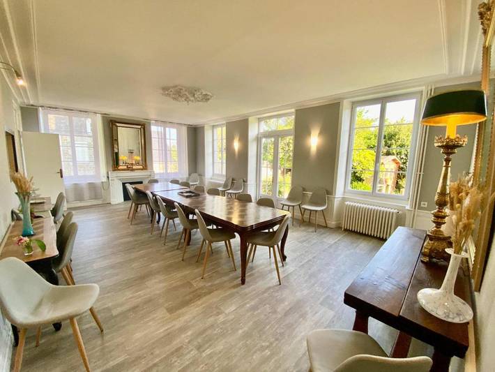 Location de vacances pour 30 personnes, avec jardin et jacuzzi, animaux acceptés à Tessy-sur-Vire