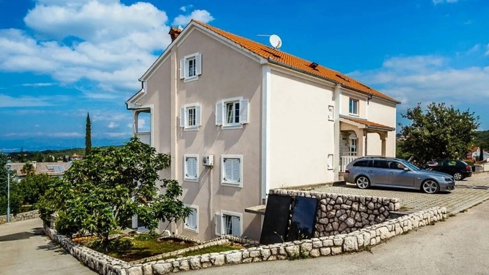 Ganze Wohnung, 1-Zimmer-Ferienwohnung mit Balkon und Meerblick Malinska, Krk A-21671-a in Malinska-Dubašnica, Krk
