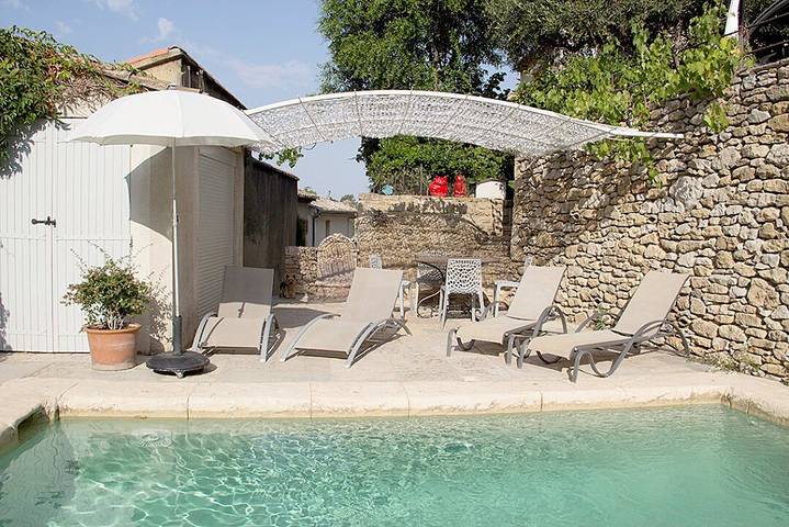 Gîte pour 2 personnes, avec piscine et balcon dans le Luberon - 2