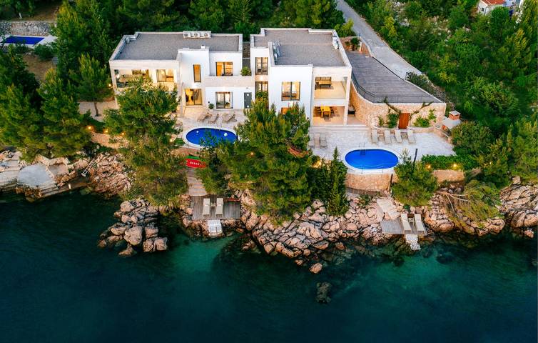 Ferienhaus für 10 Personen, mit Terrasse in Starigrad Paklenica - 4