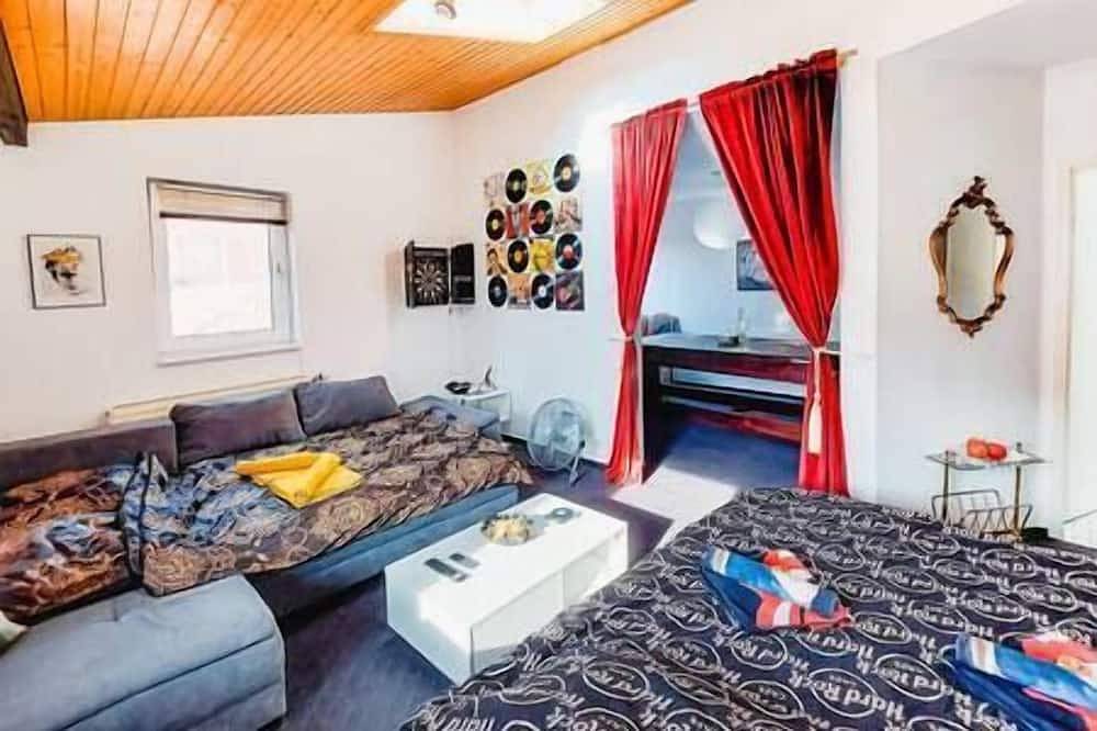 Ganze Wohnung, 🎸Hard Rock trifft Barock👑 inkl. Extras in Göttingen, Niedersachsen