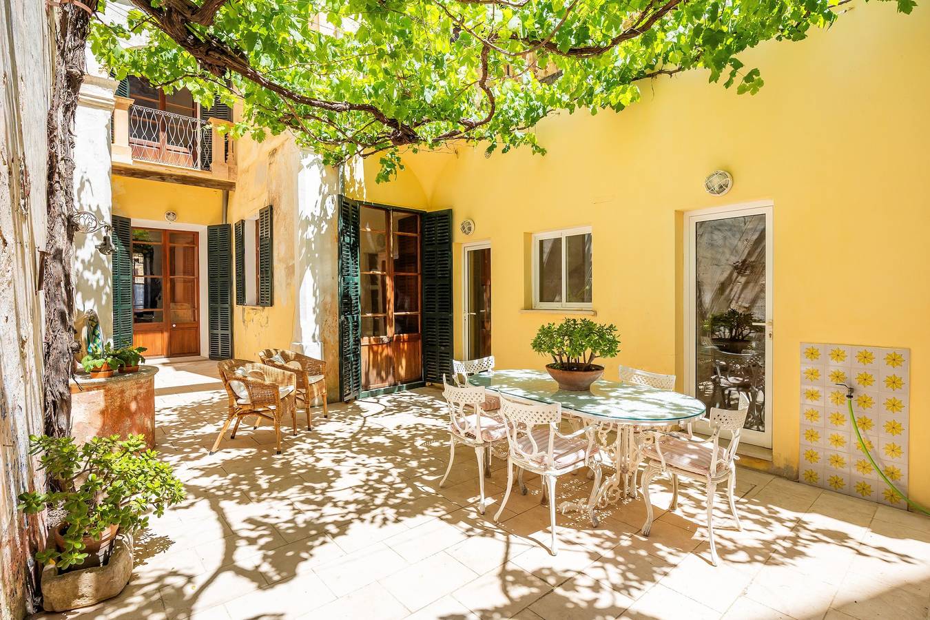 Incantevole villa 'Cas Sitger' nel cuore di Felanitx - con giardino, terrazze e Wi-Fi in Felanitx, Sud di Maiorca