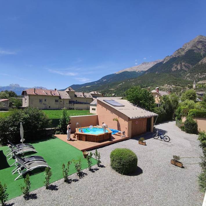 Maison d’hôte pour 2 personnes, avec jardin ainsi que vue et piscine