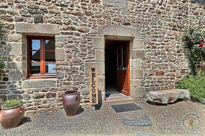 Location de vacances pour 2 personnes, avec jacuzzi ainsi que jardin et sauna à Mont-Dol - 2