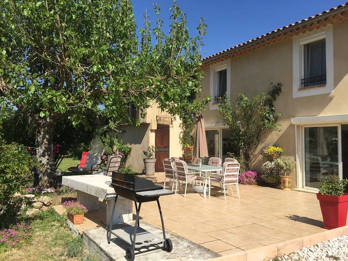 Gîte pour 6 personnes, avec jardin et terrasse