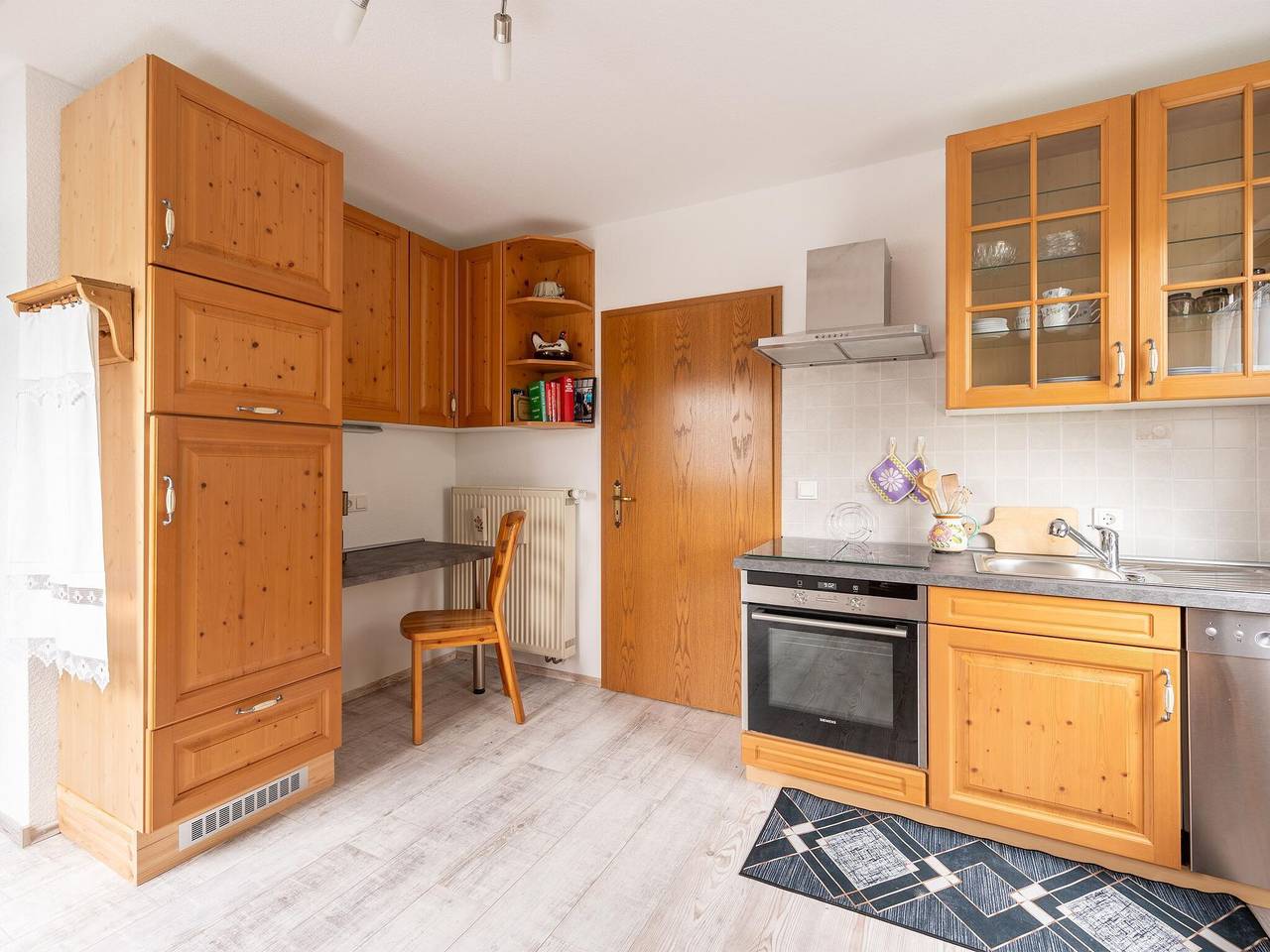 Geheel appartement, Zonnig balkonverblijf, Birlenbach in Birlenbach, Lahn-Taunus