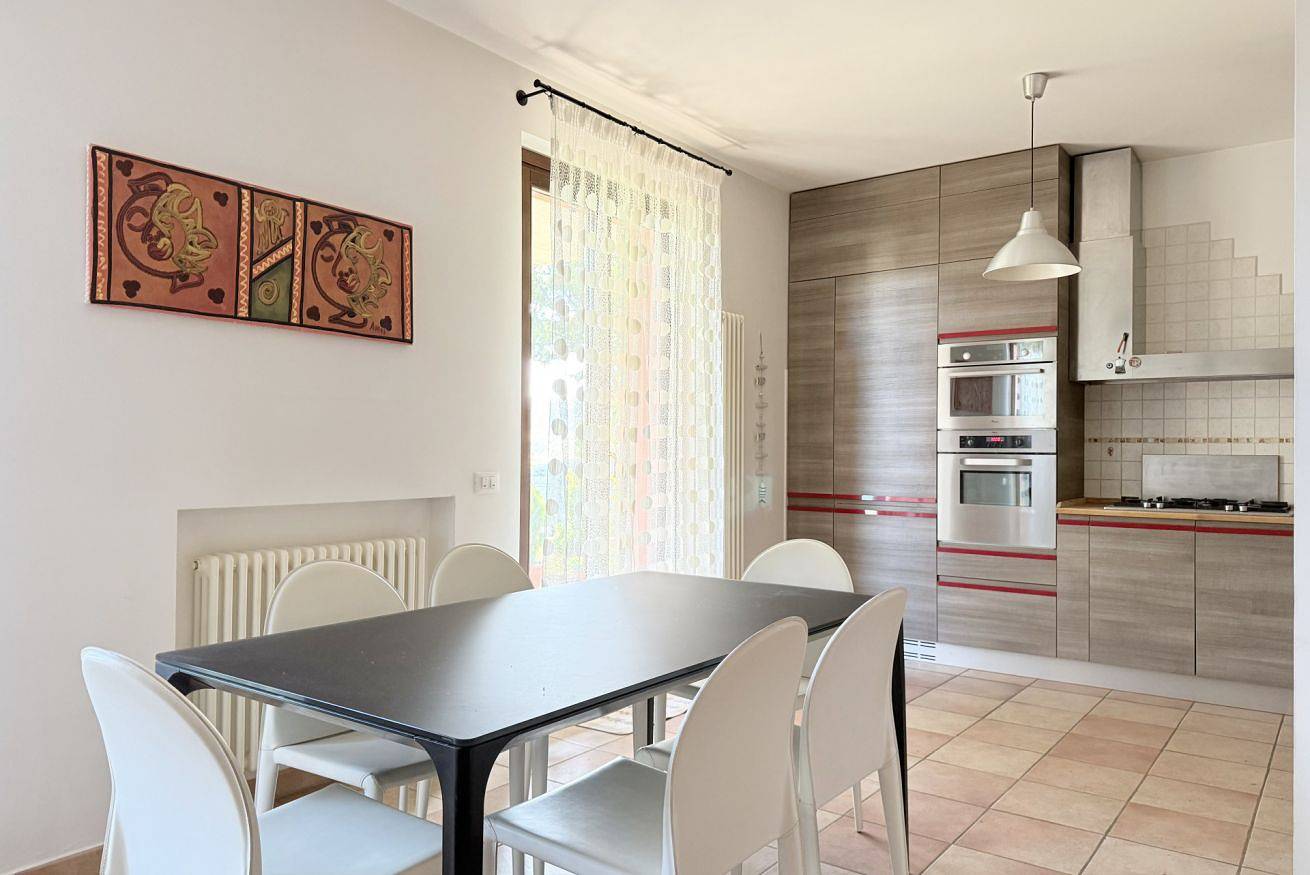 Geheel appartement, Vakantieappartement voor 4 personen met tuin in Camerano, Riviera del Conero
