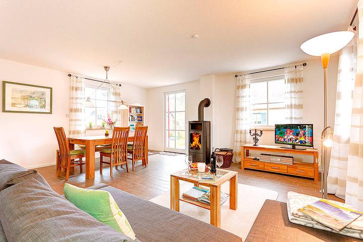 Ferienhaus für 5 Personen, mit Terrasse und Garten sowie Sauna in Glowe - 2