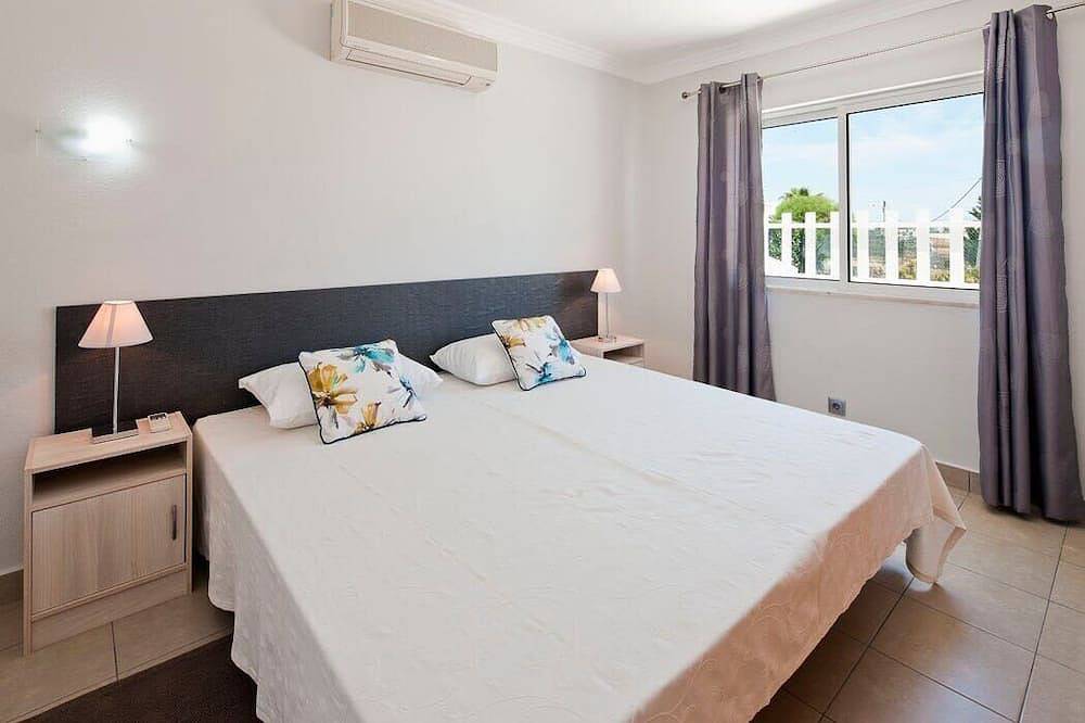 Villa Manuel - 4 Schlafzimmer Villa, zu Fuß zum Strand, Restaurants und Supermarkt in Guia, Faro Distrikt