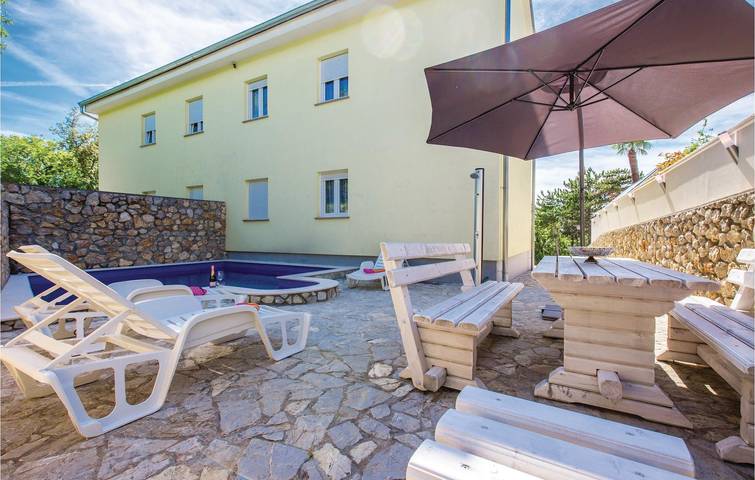 Ferienhaus für 12 Personen, mit Terrasse in Crikvenica
