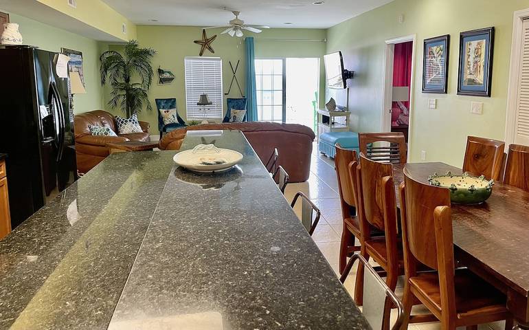 Vacation rental for 12 people, with pool and balcony in North Myrtle Beach