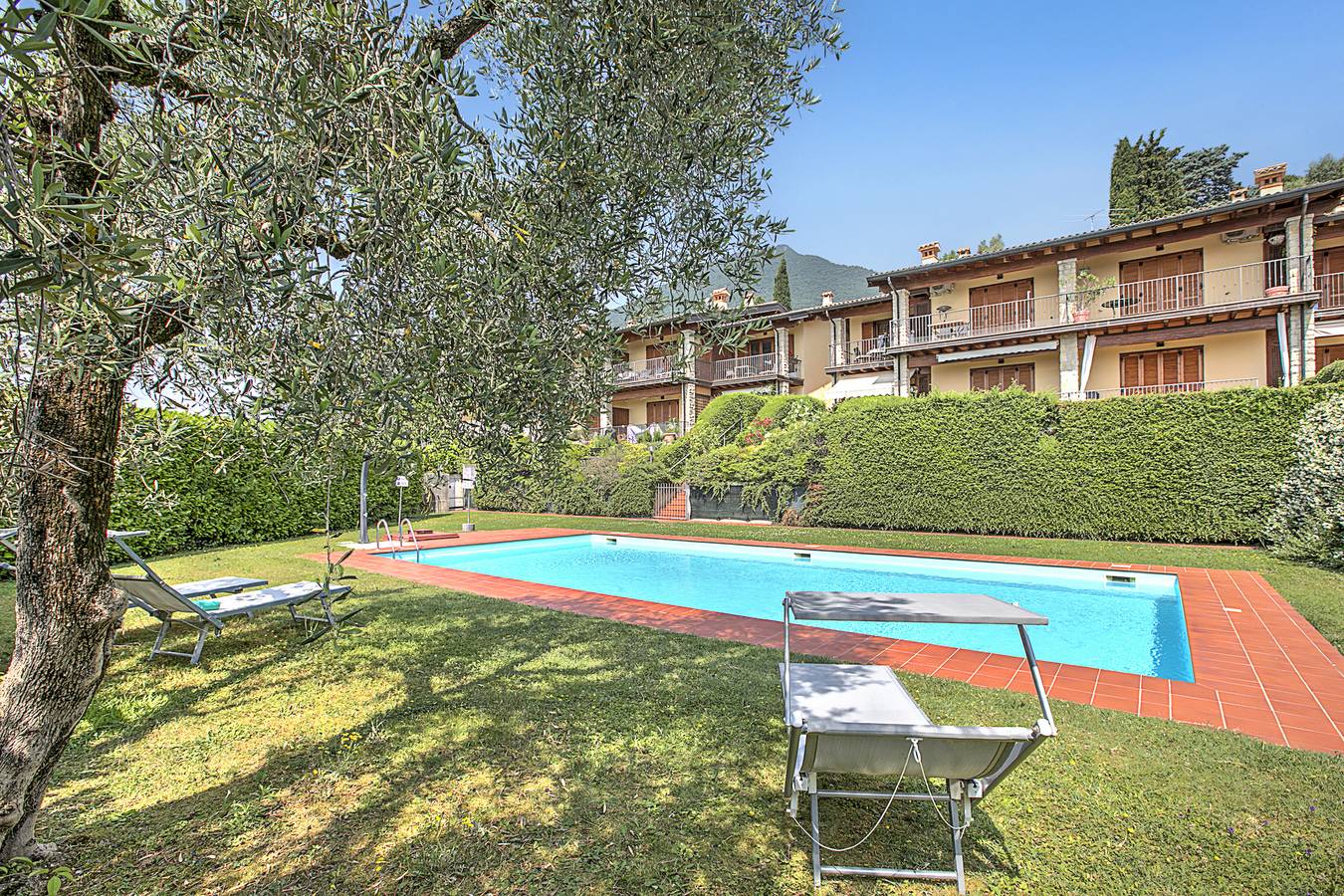 Ganze Wohnung, Grotten Loft with lake view & pool in Maderno, Toscolano-Maderno