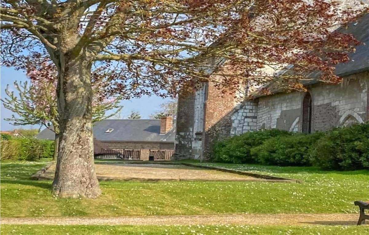 Four-Bedroom House in Saigneville, Région d'Abbeville