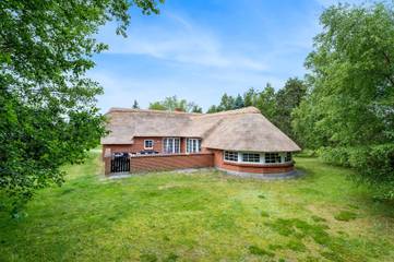 Ferienhaus für 12 Personen, mit Whirlpool und Terrasse sowie Sauna in Lolland-Falster