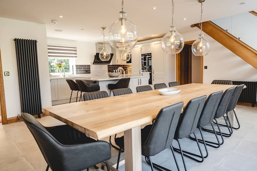Luxurious cottage on working organic dairy farm in Pwllheli, Gwynedd