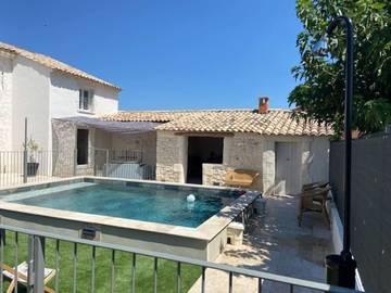 Gîte pour 4 personnes, avec jardin et piscine, animaux acceptés à Lapalud