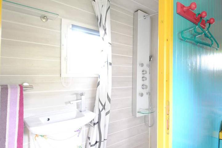 Camping pour 2 personnes, avec jardin ainsi que terrasse et piscine dans l' Aisne - 3