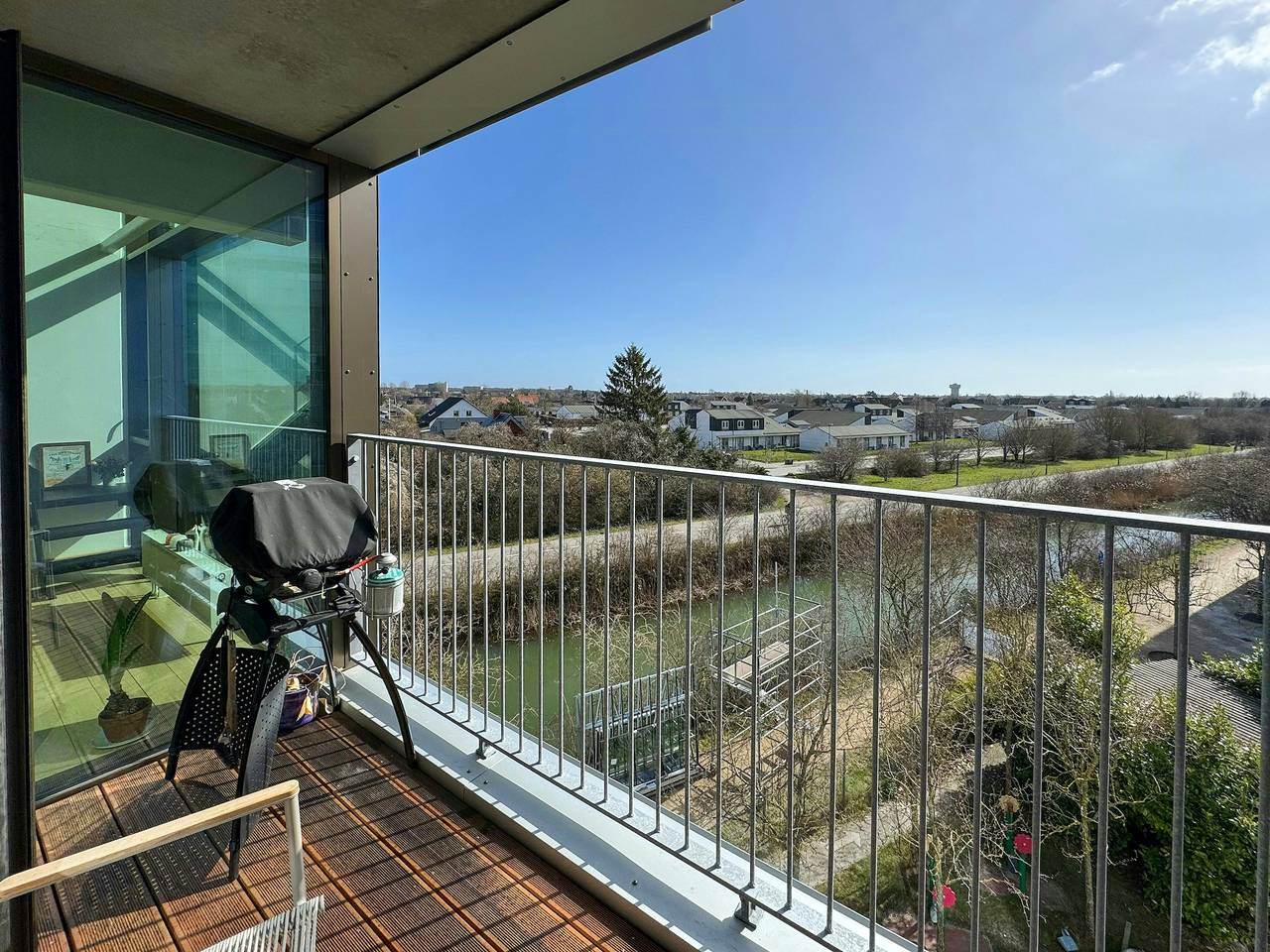 Ganze Wohnung, Ein von Architekten entworfenes Wohnhaus zwischen Stadt und Natur in Amager, Kopenhagen