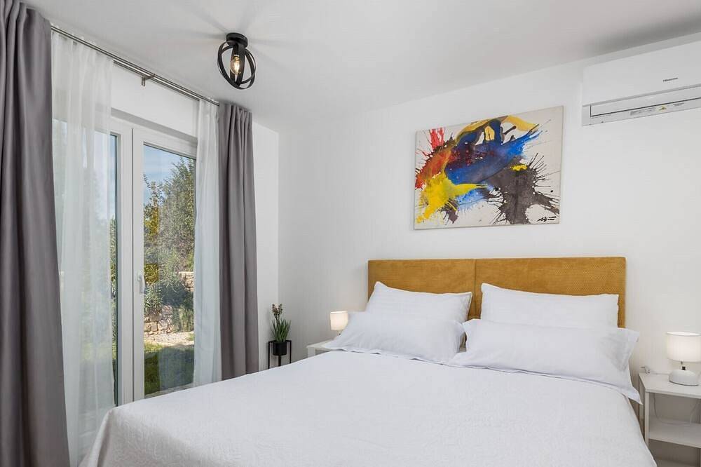 Familienvilla Di mit Pool in Malinska-Dubašnica, Krk