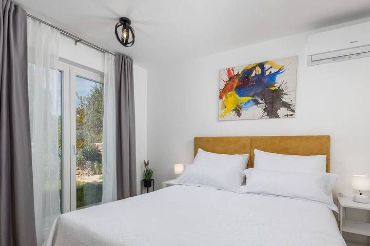 Familienvilla Di mit Pool in Malinska-Dubašnica, Krk
