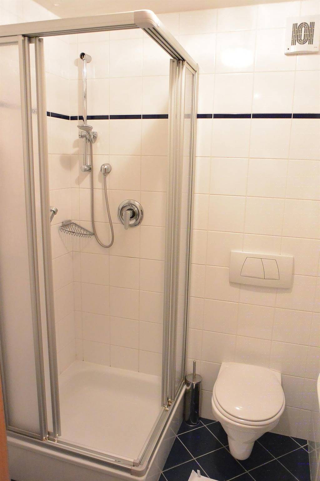 Zweibettzimmer mit Dusche, Wc in Salzkammergut-Berge, Salzburg