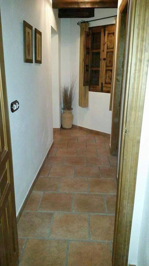 Three-Bedroom House in Parauta, Provincia de Málaga