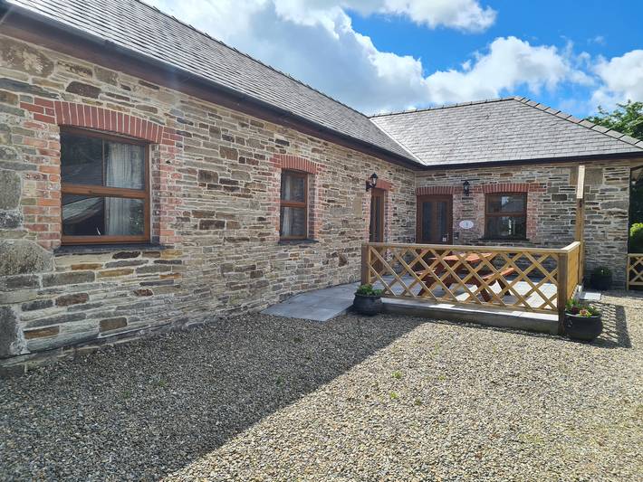 Cottage for 8 people, with pool and garden in Wales