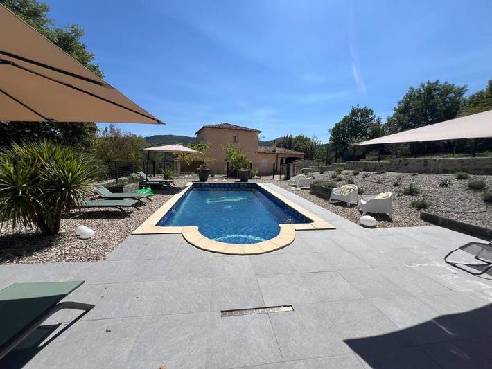 Chalet para 12 personas, con piscina además de jardín y terraza, Se admiten mascotas - 1