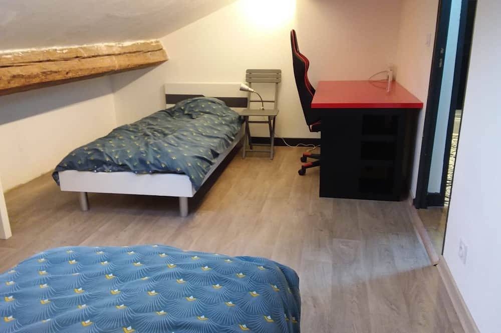 Renovated 3-bedroom barn sleeps 6 in Ouveillan, Region de Narbonne