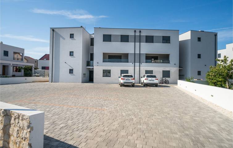 Ferienwohnung für 4 Personen, mit Terrasse in Petrcane - 2