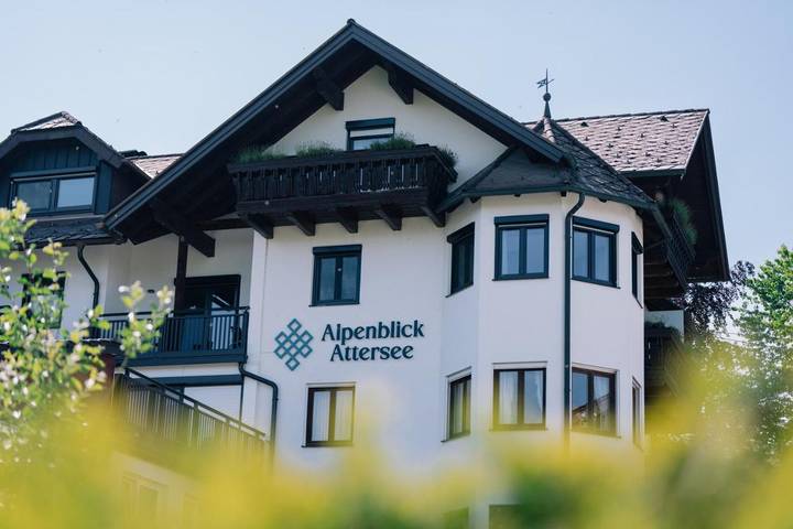 Hotel für 2 Personen, mit Terrasse und Garten sowie Seeblick und Ausblick am Attersee