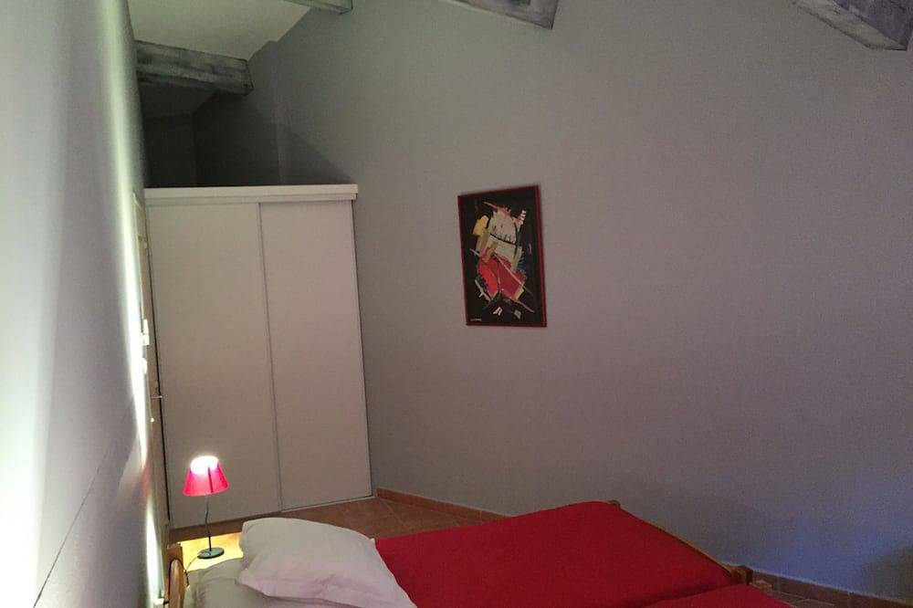 Villa double au calme, piscine chauffée, plage 10 min à pied, commerces à 5 min in Propriano, Arrondissement de Sartène