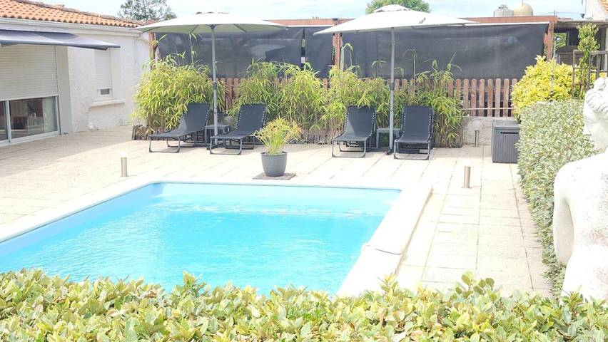 Maison d’hôte pour 2 personnes, avec Terrasse ainsi que Jardin et Piscine à Saint-Georges-de-Didonne