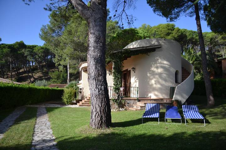 Casa rural para 6 personas, con terraza y piscina además de jardín y vistas, Se admiten mascotas en Torroella de Montgrí - 3