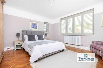 Holiday Home for 10 People in Boscombe, Christchurch, Photo 1