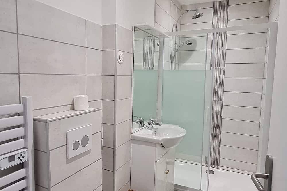 Appartement entier, Escapade Nature au Parc de Lorraine - Gîte Lumineux pour 2-4 Pers, Activités & Détente in Lacroix-sur-Meuse, Région de Commercy