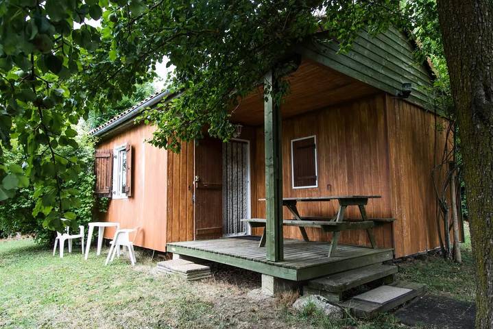 Gîte pour 4 personnes, avec piscine et jardin