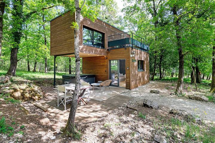 Ferme pour 6 personnes, avec jacuzzi et jardin en Dordogne