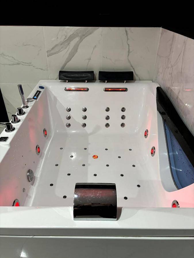 Gîte pour 2 personnes, avec jacuzzi à Bourgoin-Jallieu - 4