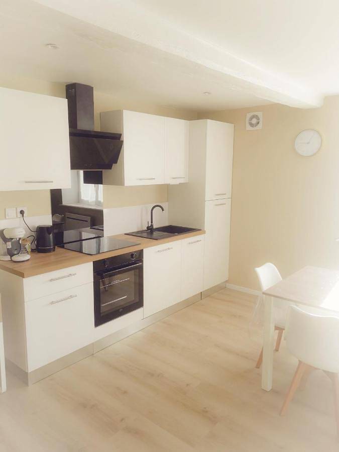 Gîte pour 5 personnes, avec jardin et vue à Saint-Germain-Lespinasse - 2