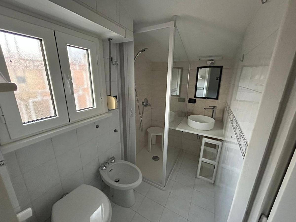 Appartamento intero, One-Bedroom Apartment in Casal Morena, Roma
